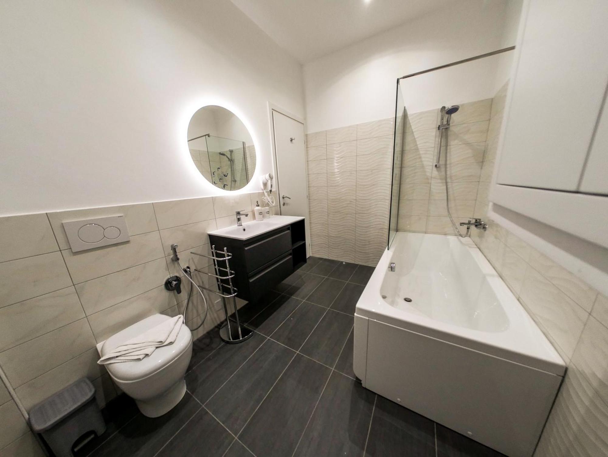 Chic Modern 2-Bedroom Near Metro Ρώμη Εξωτερικό φωτογραφία