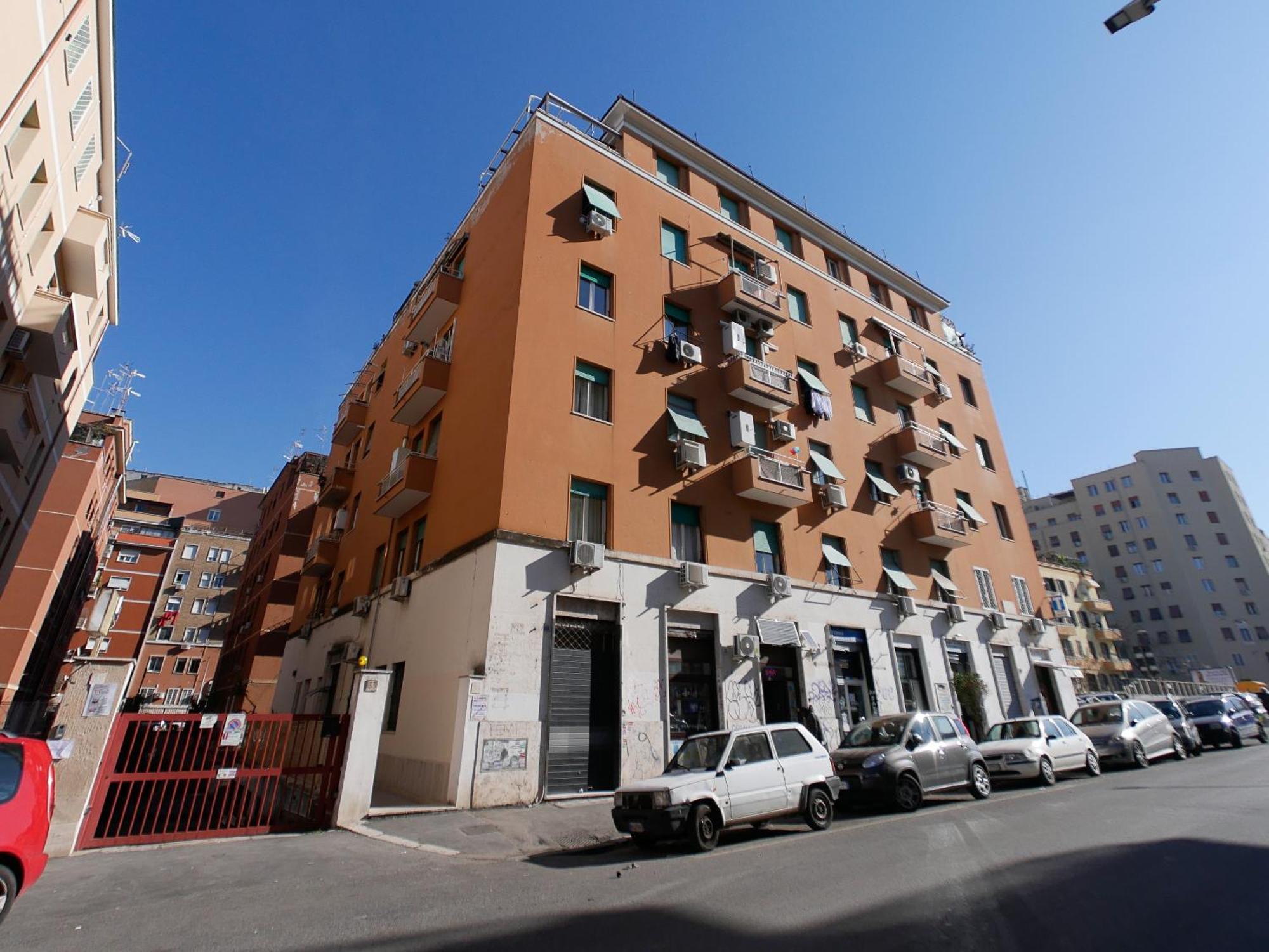 Chic Modern 2-Bedroom Near Metro Ρώμη Εξωτερικό φωτογραφία